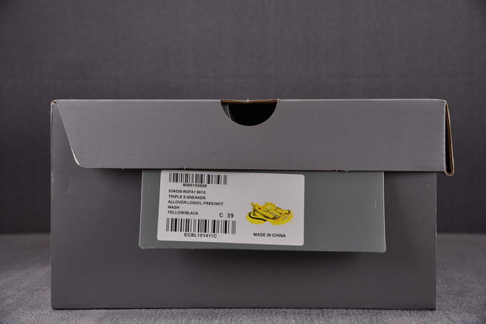 BLCG 3XL SNEAKER 524039 W2FA1 9010
