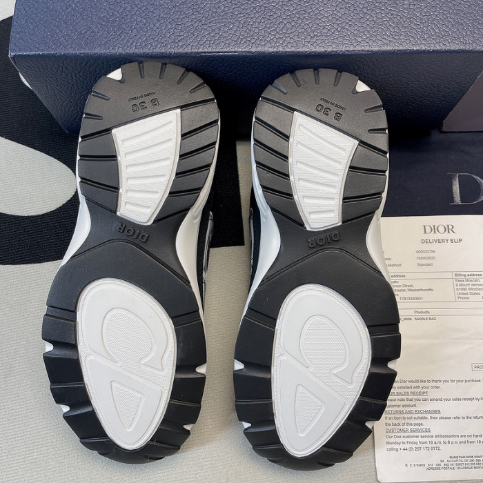DR B30 Sneakers