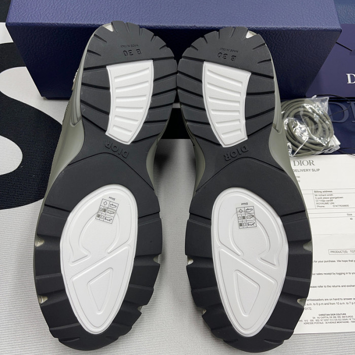 DR B30 Sneakers