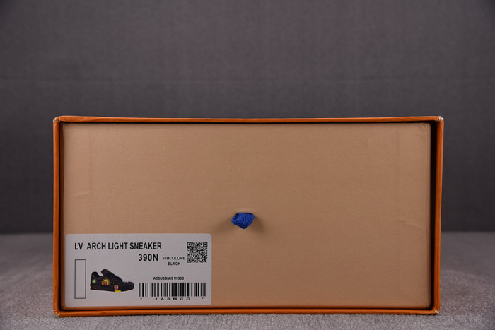 LV TRAINER SNEAKER