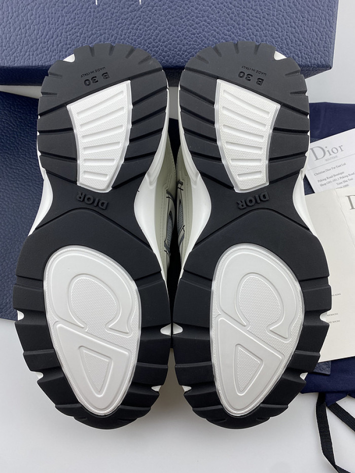 DR B30 Sneakers