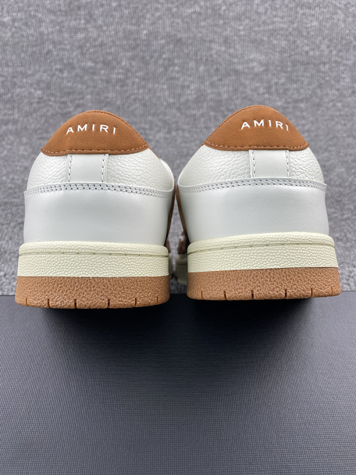 AR1M1 Low-Top Sneaker