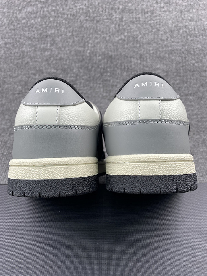 AR1M1 Low-Top Sneaker
