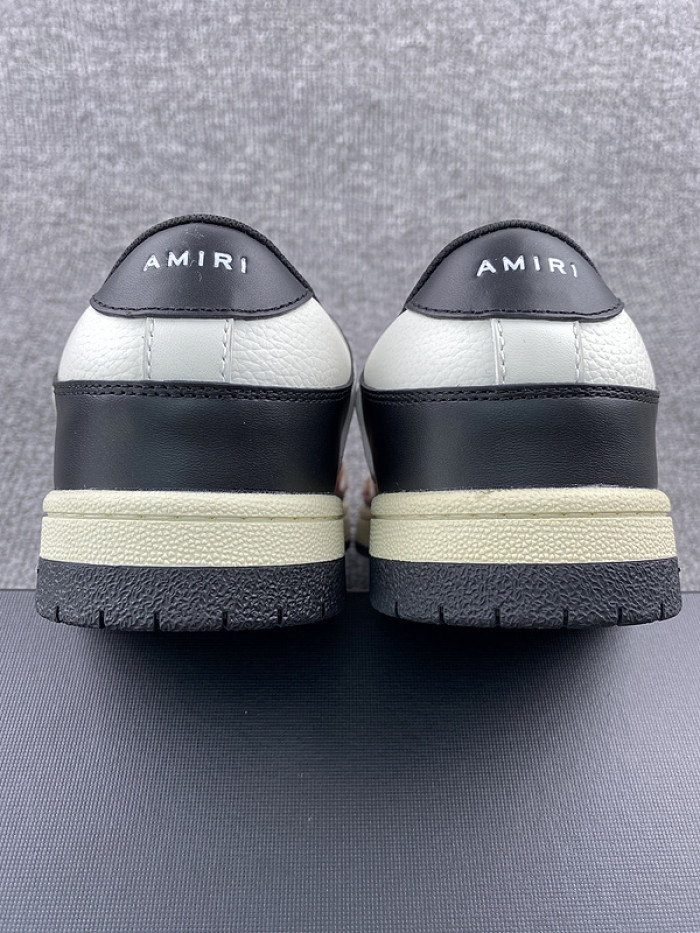 AR1M1 Low-Top Sneaker