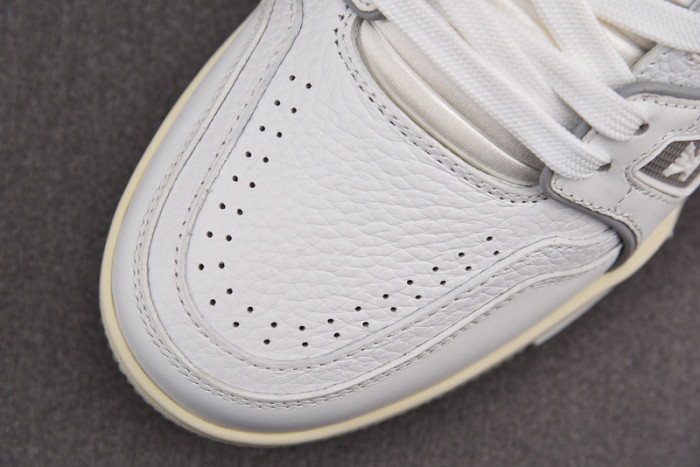 LV TRAINER SNEAKER LOW