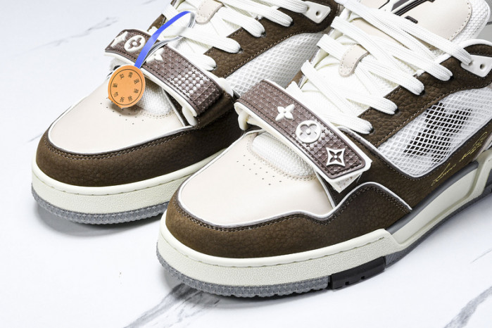 LV TRAINER SNEAKER 24051004