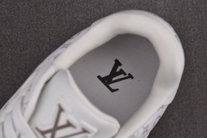 LV TRAINER SNEAKER LOW