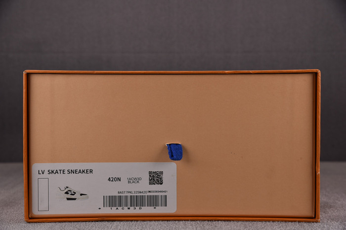 LV TRAINER SNEAKER 24072204