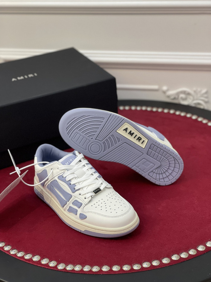 AR1M1 Low-Top Sneaker