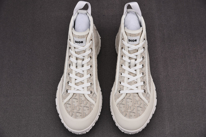 DR B28 Sneakers