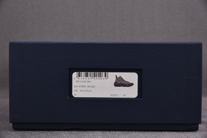 DR B28 Sneakers