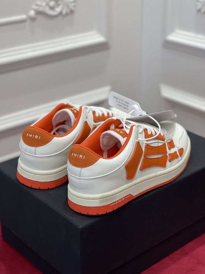 AR1M1 Low-Top Sneaker