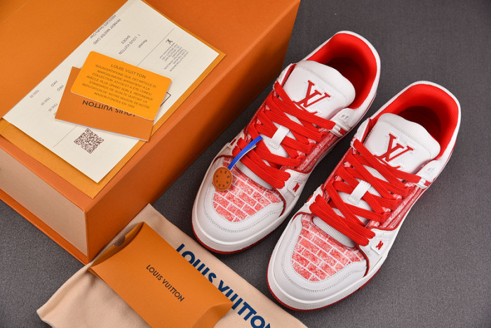 LV TRAINER SNEAKER