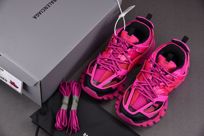 BLCG TRACK SNEAKER 647742 W38M5 5510