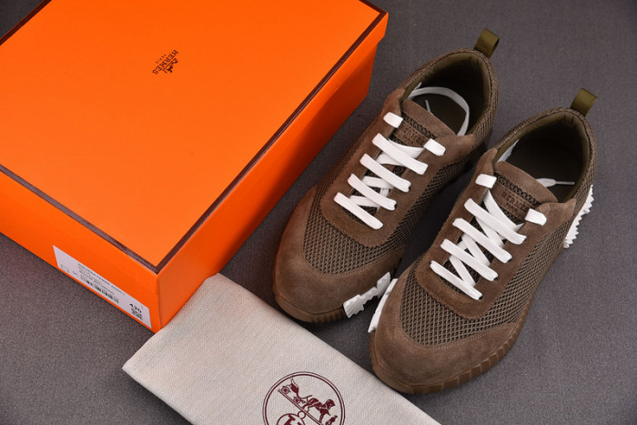 H**mes bouncing sneaker