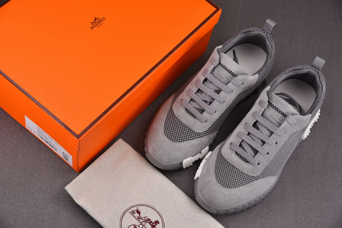 H**mes bouncing sneaker