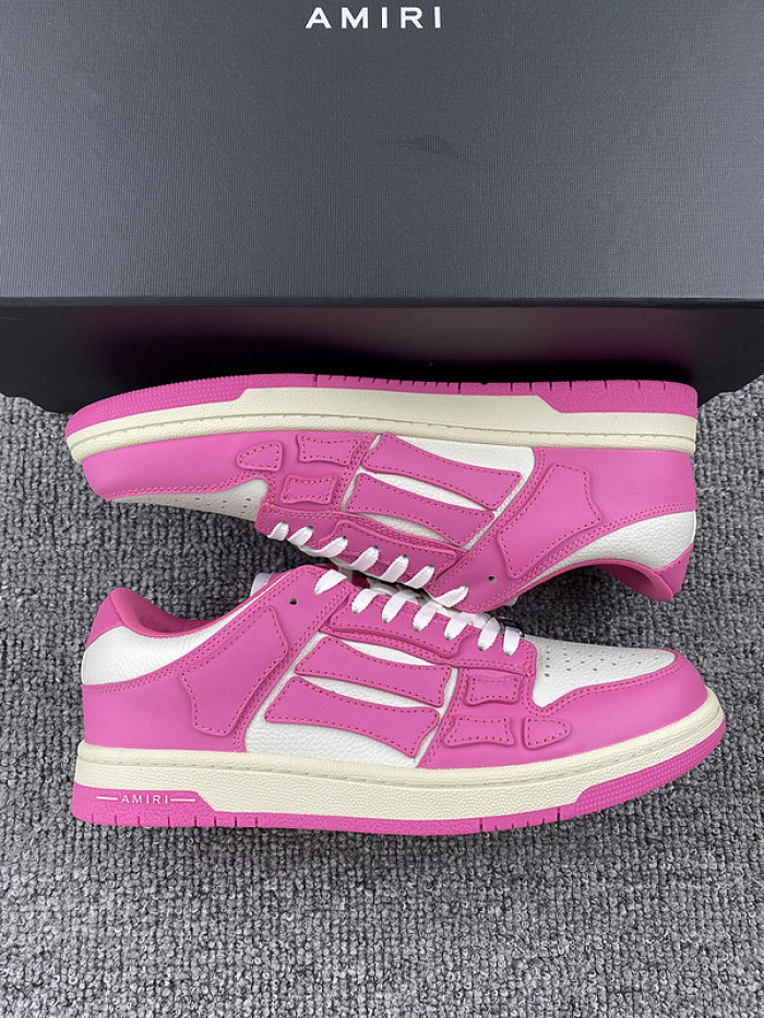 AR1M1 Low-Top Sneaker