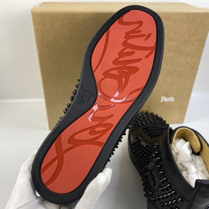 CLBSNEAKER