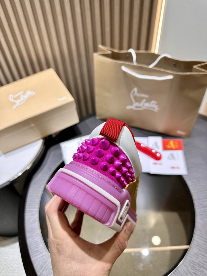 CLBSNEAKER