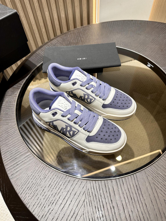 AR1M1 Low-Top Sneaker