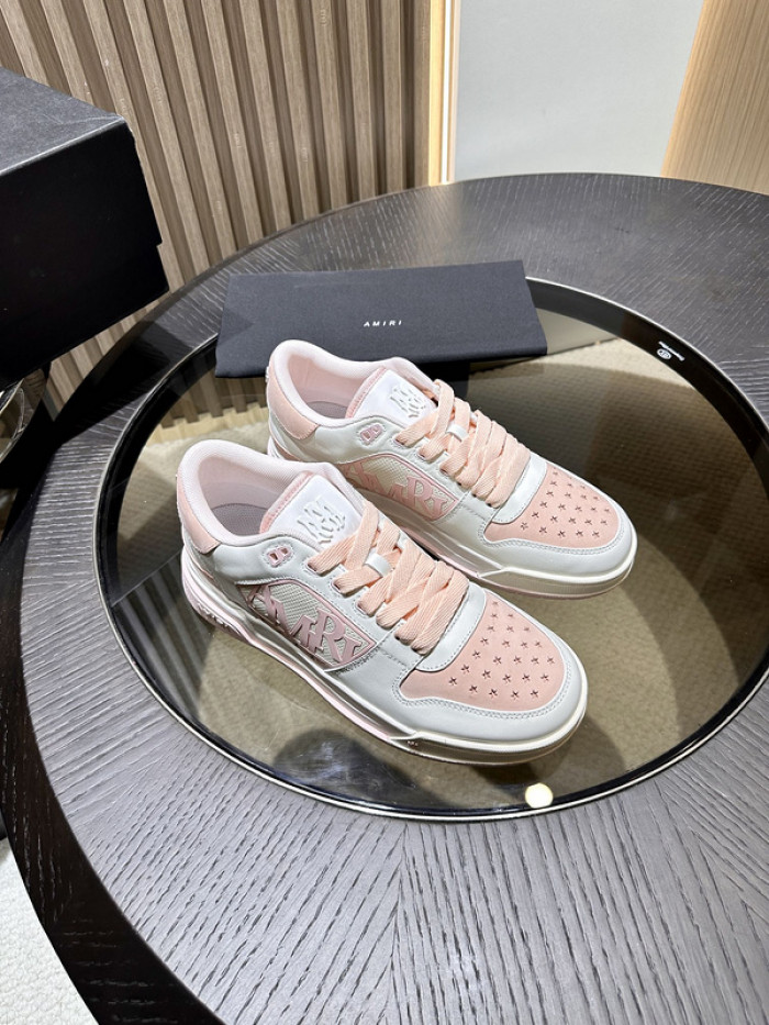 AR1M1 Low-Top Sneaker
