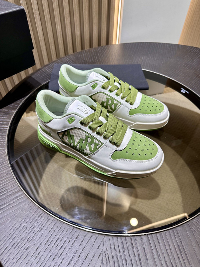 AR1M1 Low-Top Sneaker