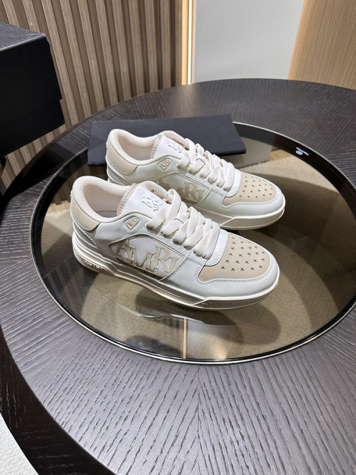 AR1M1 Low-Top Sneaker