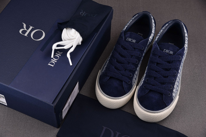 DR B33 SNEAKER