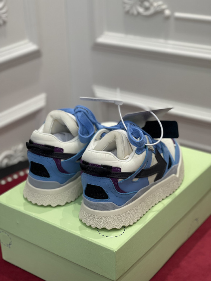 OFF-WHITE SNEAKER