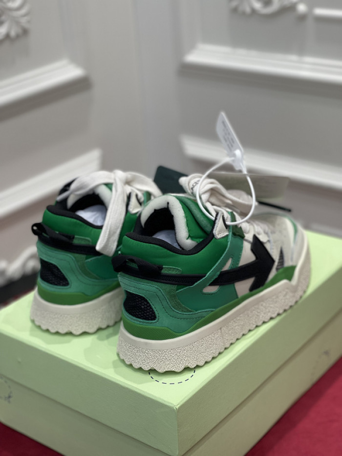 OFF-WHITE SNEAKER