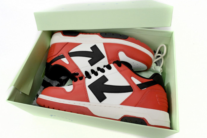 OFF-WHITE SNEAKER