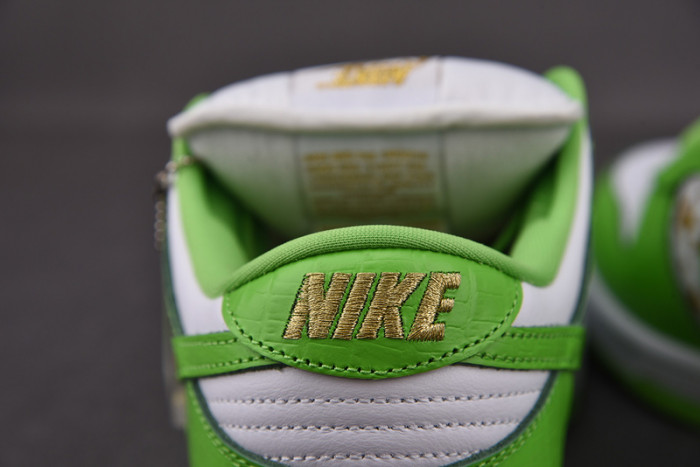 nike sb dunk low S*pre* stars mean green (2021) dh3228-101