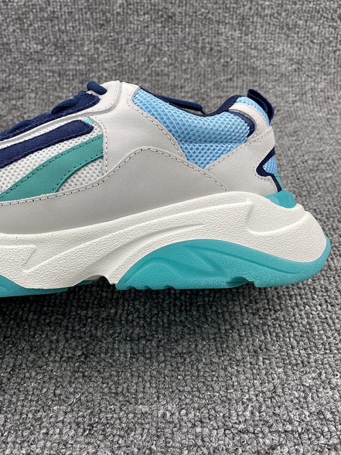 AR1M1 Low-Top Sneaker