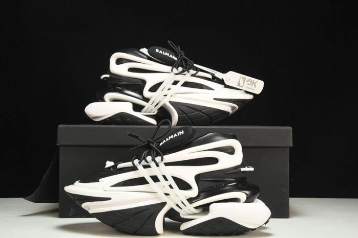 BALMAIN LEATHER UNICORN LOW-TOP SNEAKER