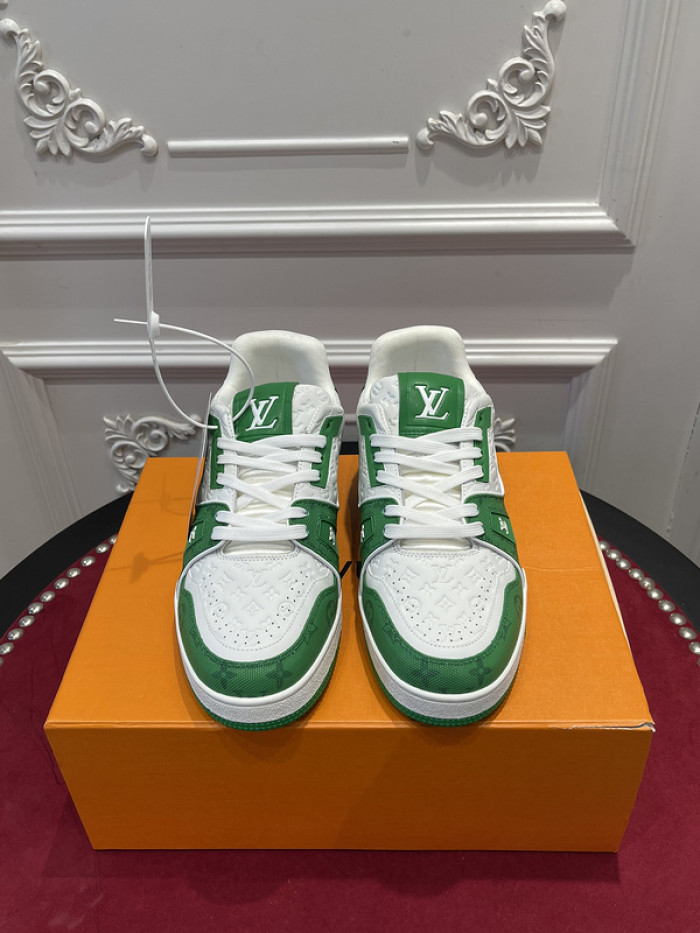 LV TRAINER SNEAKER