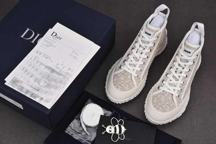 DR B28 Sneakers