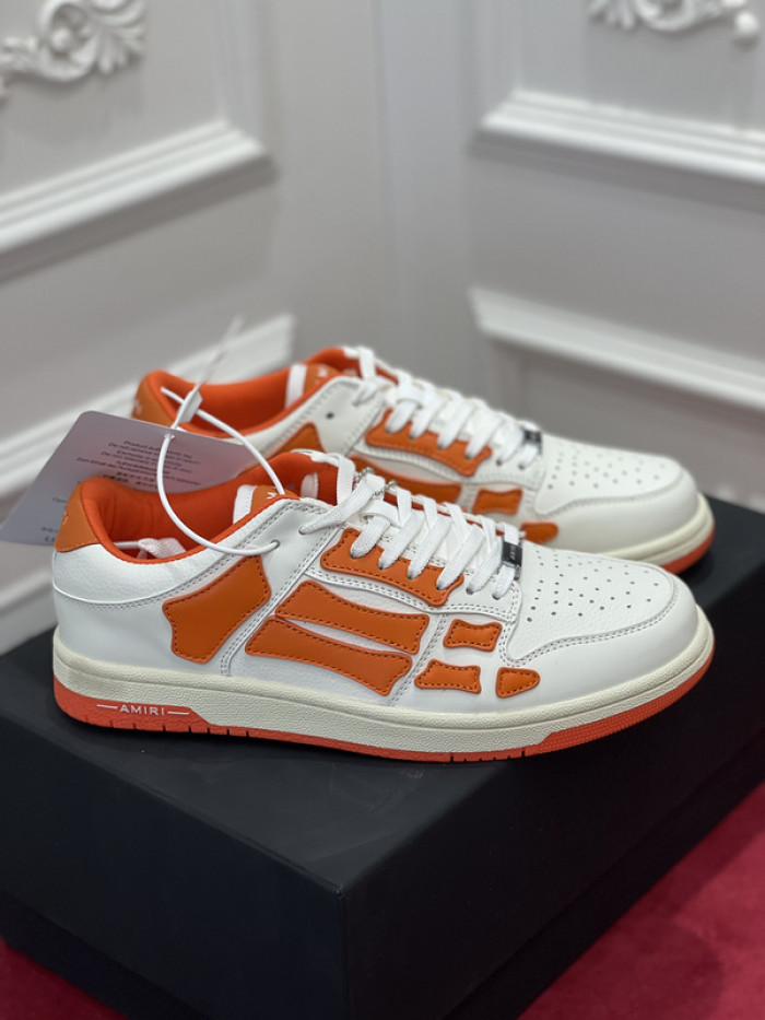 AR1M1 Low-Top Sneaker