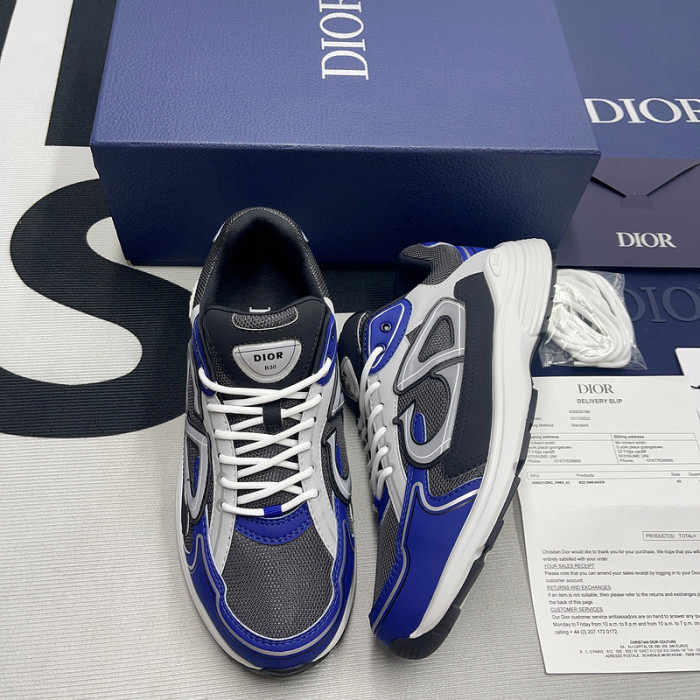 DR B30 Sneakers