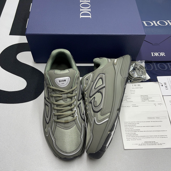 DR B30 Sneakers