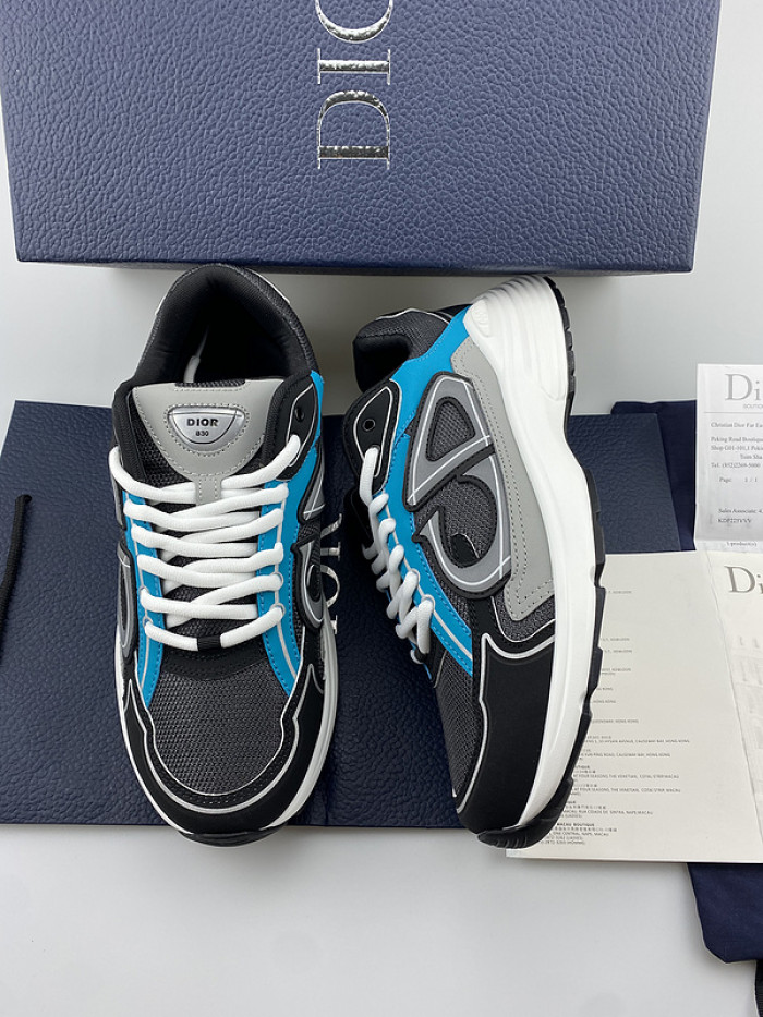 DR B30 Sneakers