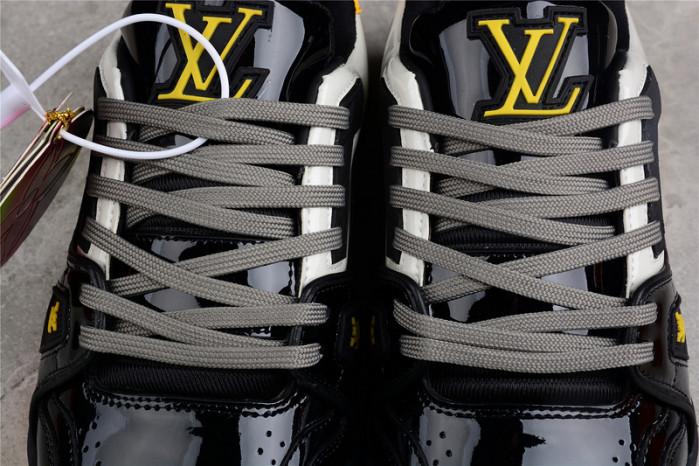 LV TRAINER SNEAKER LOW