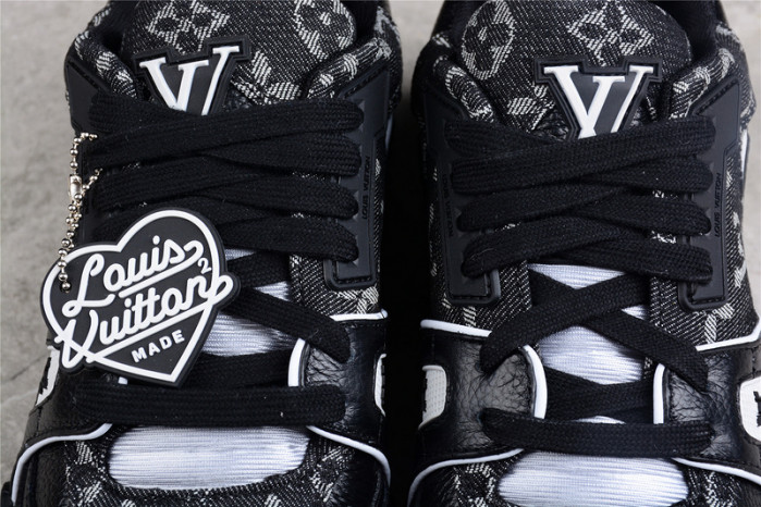 LV TRAINER SNEAKER LOW