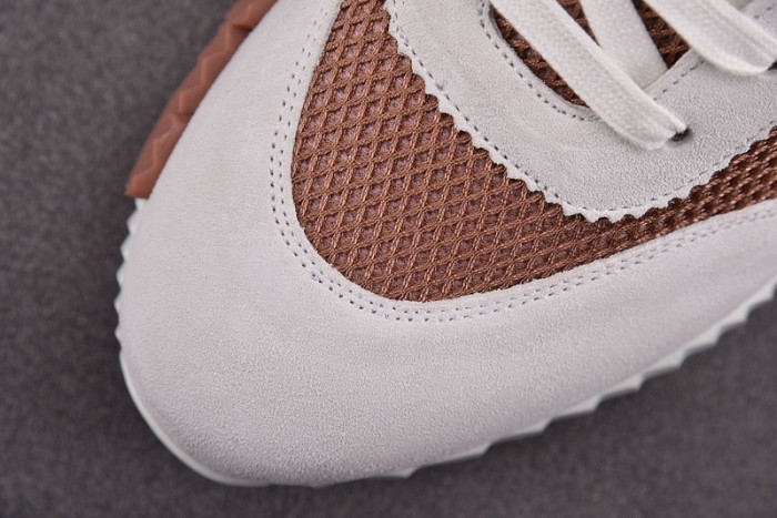 H**mes bouncing sneaker
