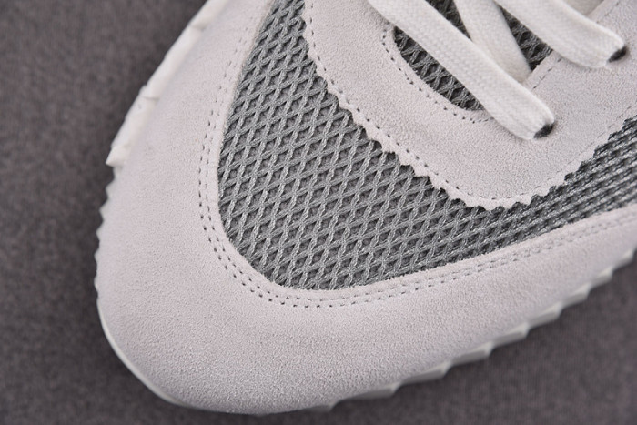 H**mes bouncing sneaker