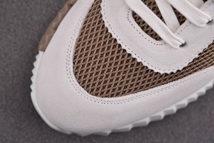 H**mes bouncing sneaker