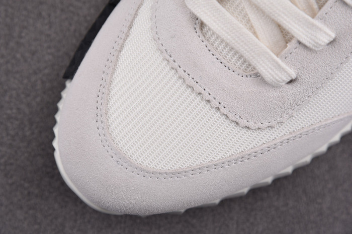 H**mes bouncing sneaker