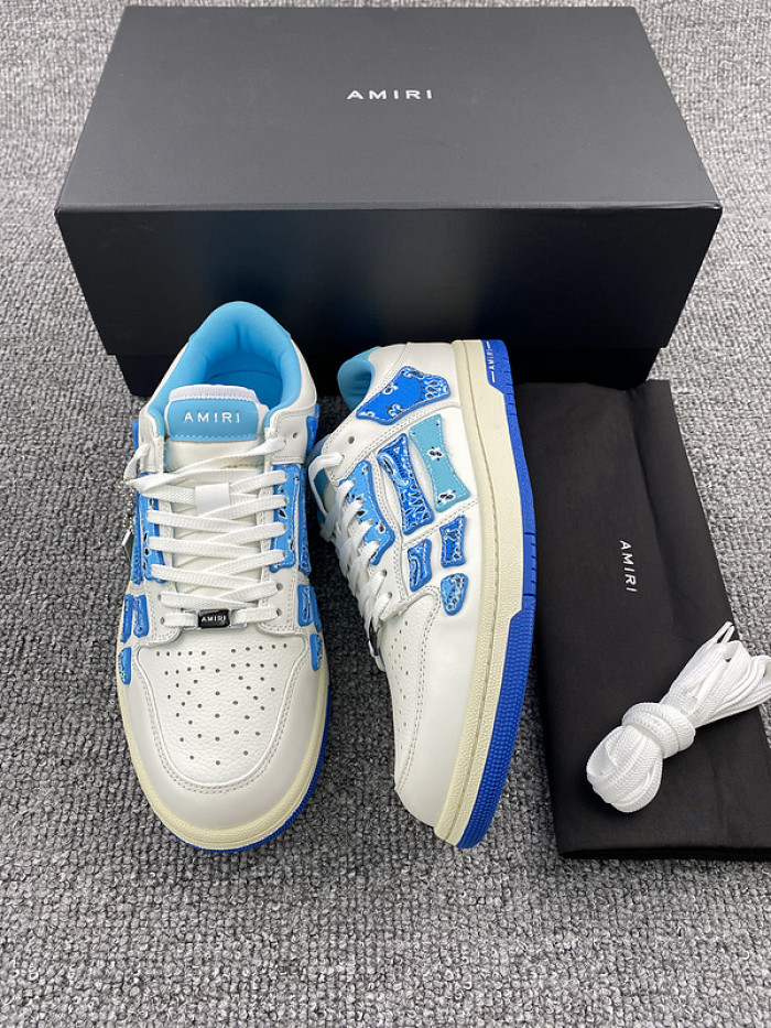 AR1M1 Low-Top Sneaker