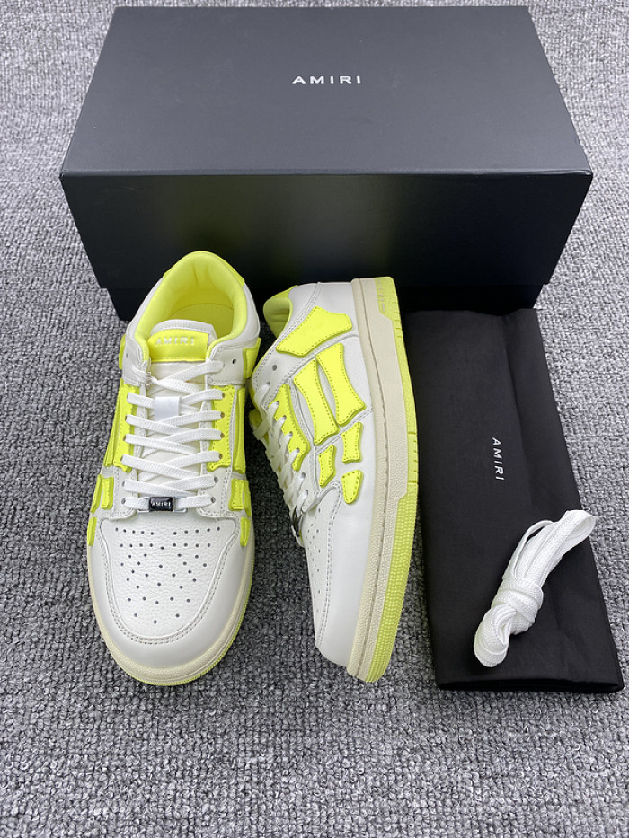 AR1M1 Low-Top Sneaker