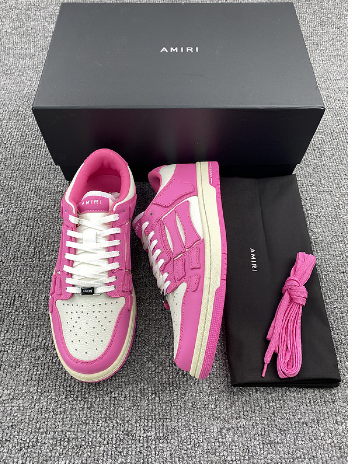 AR1M1 Low-Top Sneaker