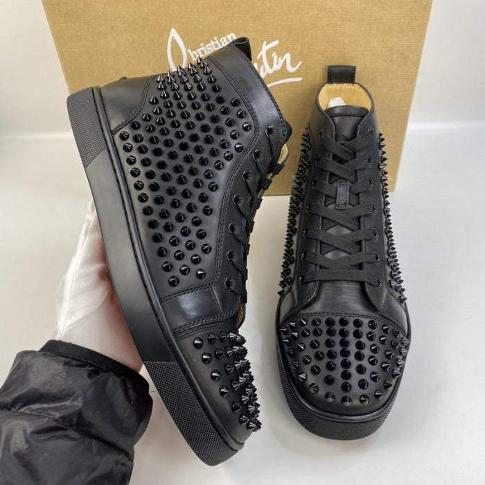 CLBSNEAKER